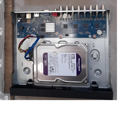 DVR abierto con disco duro